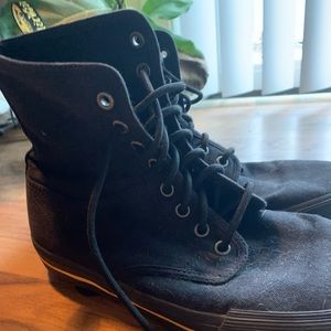 Black canvas winsted Doc Martens. Size: 8M/9L